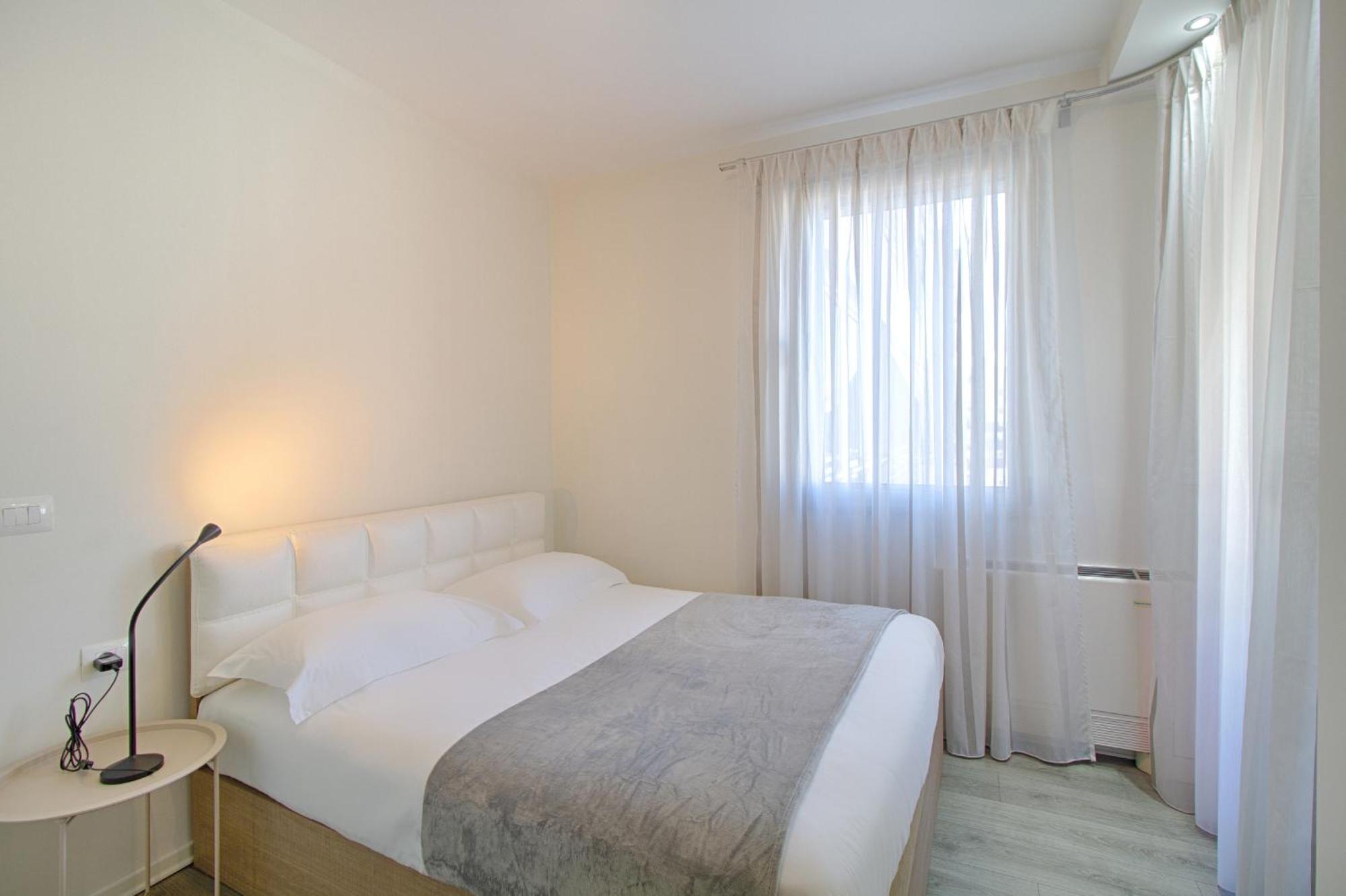 The Rooms Serviced Apartments Tirana Kültér fotó